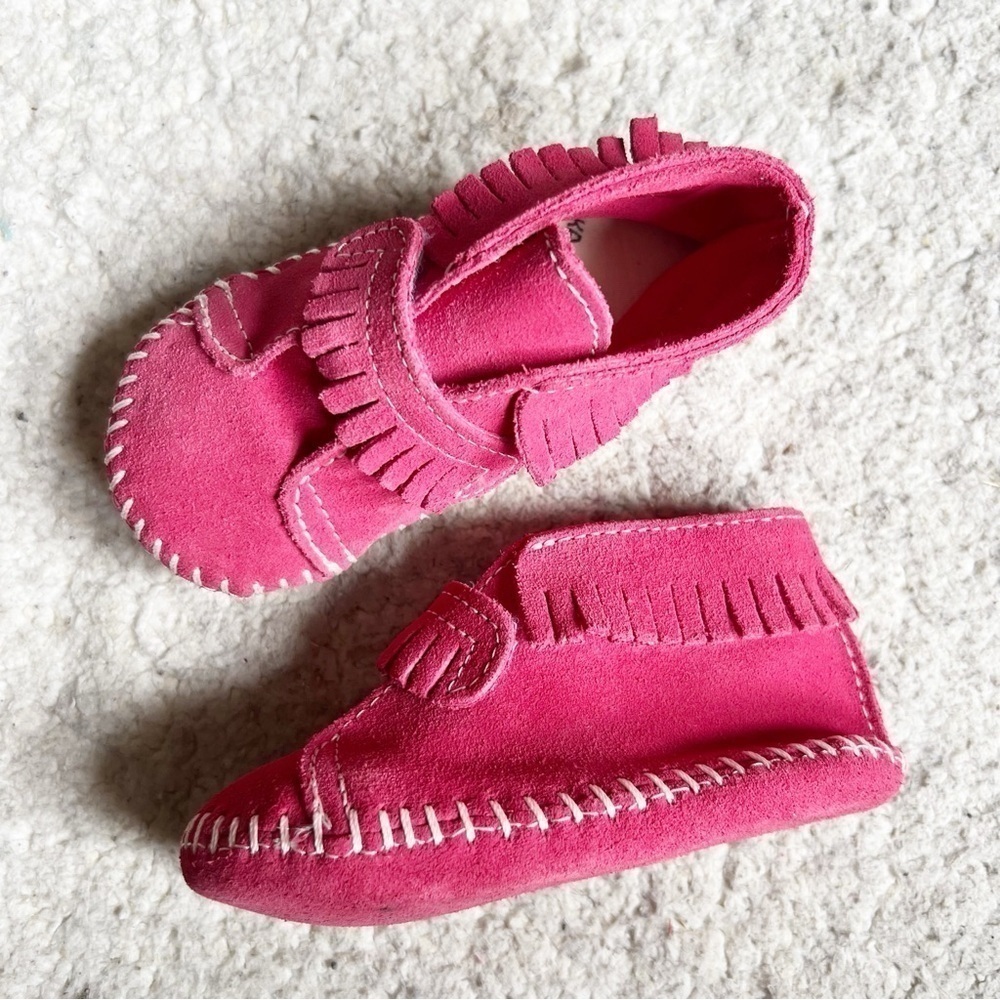 Minnetonka: Baby Vibrant Pink Suede Fringe Velcro Vamp Closure Booties Size 6